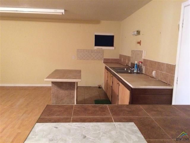 303 S Johnson St, Mineola, TX 75773